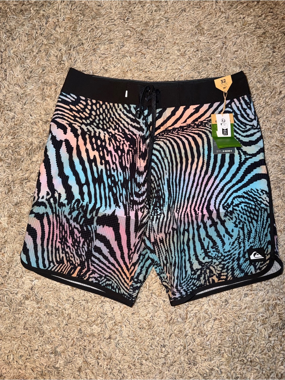 Quicksilver size 32 board shorts swim trunks